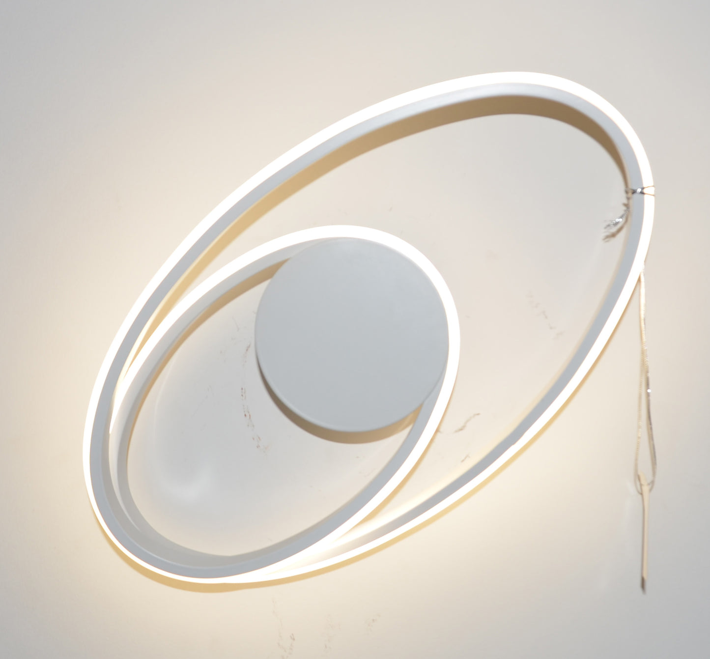 Energooszczędna lampa ścienna LED – nowoczesny styl i wygoda