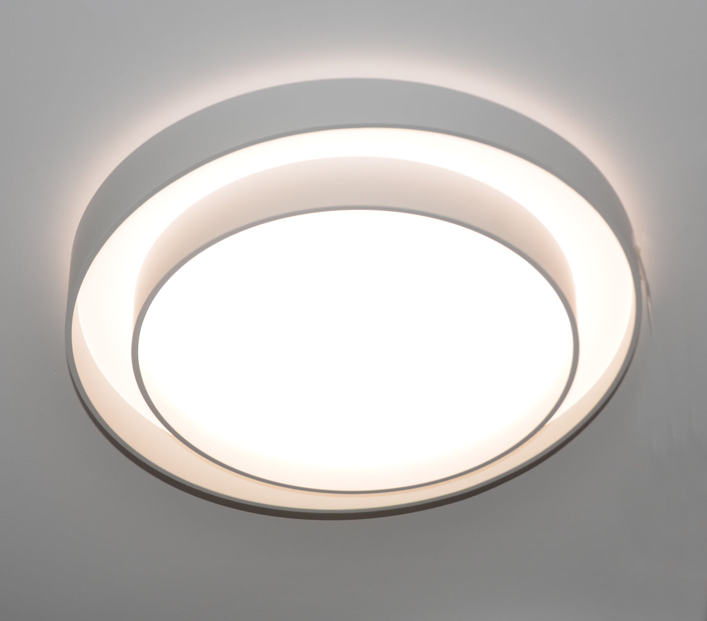 Elegancka lampa LED - nowoczesne rozwiązanie do każdego wnętrza