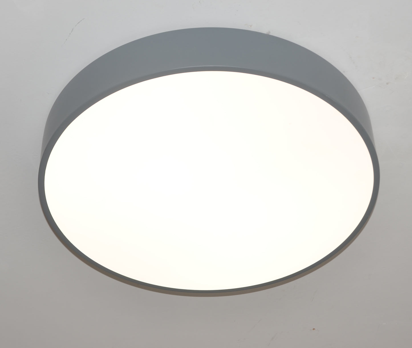 Класичний круглий стельовий світильник із м'яким світлом – затишок і комфорт у вашому домі