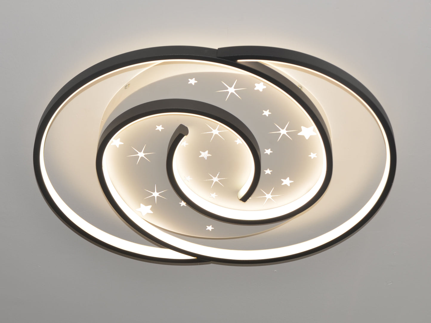 Designerska lampa sufitowa z efektem spirali - styl i wygoda dla Twojego wnętrza
